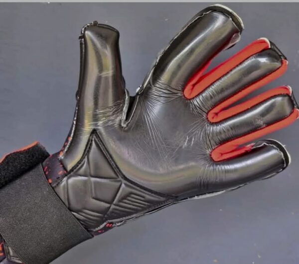 Goalkeeper glove customized - Image 6